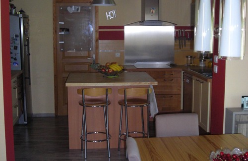 Uzes Villa | Air-conditioned villa 6 people and pool house fully equipped at 800m from the center of Uzes