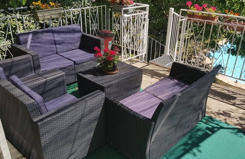 Plaissan Villa | Air-conditioned villa pool prox lake sea and river
