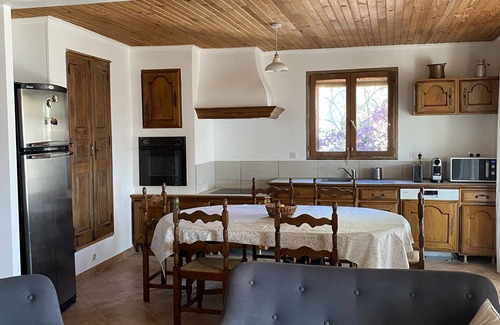 Nessa House | Air-conditioned village house with swimming pool -Casa Orsini -