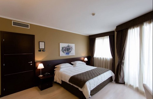 Leini Hotel | Air Palace Hotel