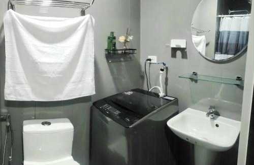 San Antonio Apartment | Air Residences 46th flr facing City view
