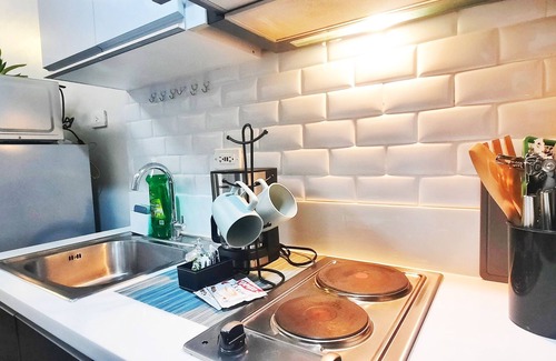 San Antonio Condo | Air Residences-Contemporary Scandi w/Skyline view
