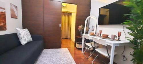 San Antonio Apartment | Air Residences-Stylish&Comfort Stay High flat with balcony