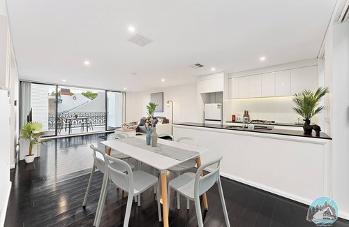 Annandale Villa | Aircabin Annandale Comfy 3 Bed Townhouse