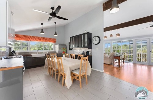 Fountaindale House | Aircabin - Fountaindale - 4 Beds Spacious House