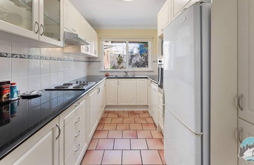 Cremorne House | Aircabin | Neutral Bay | Cheerful | 2 Beds House