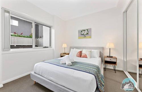 Wentworthville Apartment | Aircabin - Wentworthville - 2 Beds Apt Free Park