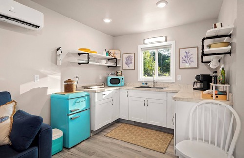 Keaau Apartment | AirCon, Modern STUDIO in fabulous Kaloli Point, next to Trailhead to Shipman Bch