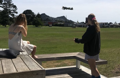Pauanui House | Airfield property that has a beach vista, enjoy the sunny north-facing bbq area