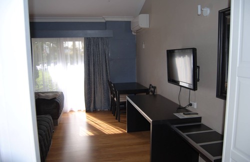 Scone Hotel | Airlie House Motor Inn