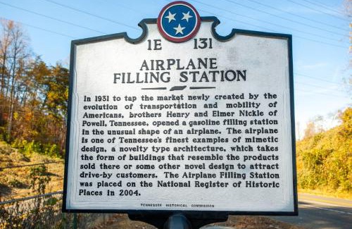 Knoxville House | Airplane Filling Station -Unique Stay in Knoxville