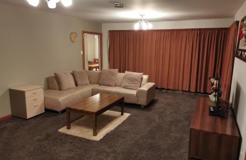 Burnside Apartment | Airport accommodation