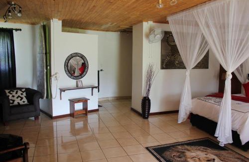 Kempton Park Cabin | Airport Bird & Game Lodge