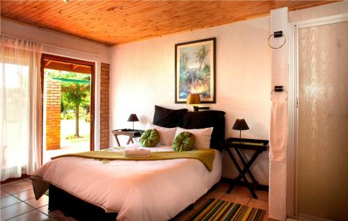 Kempton Park Cabin | Airport Bird & Game Lodge