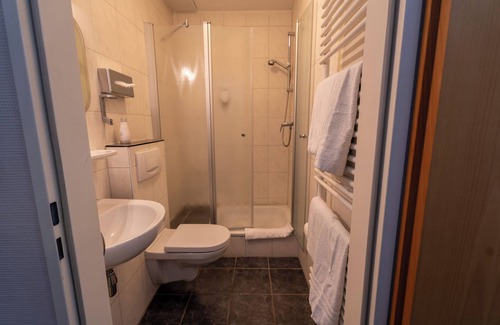 Eil Hotel | Airport Business Hotel Köln