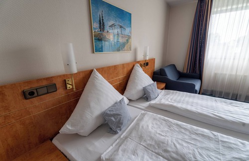 Eil Hotel | Airport Business Hotel Köln