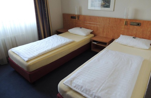 Eil Hotel | Airport BusinessHotel Köln