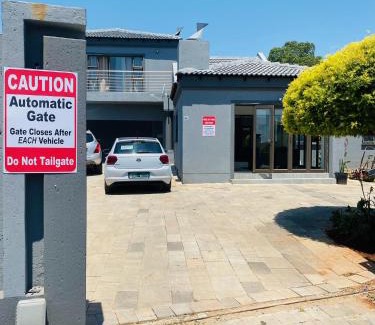 Kempton Park House | Airport Imperial Guest House