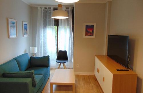 Rejas Apartment | Airport Madrid Plenilunio Suites blue