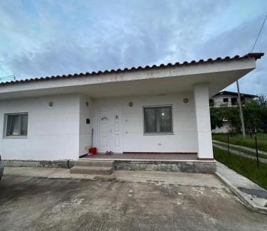 Nikel House | Airport Nest