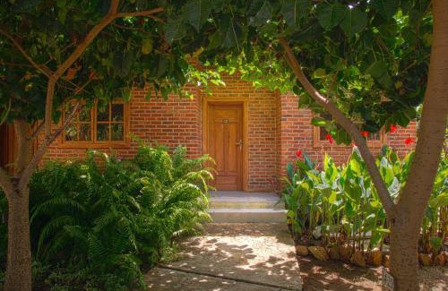 Arusha Cabin | Airport Planet Lodge