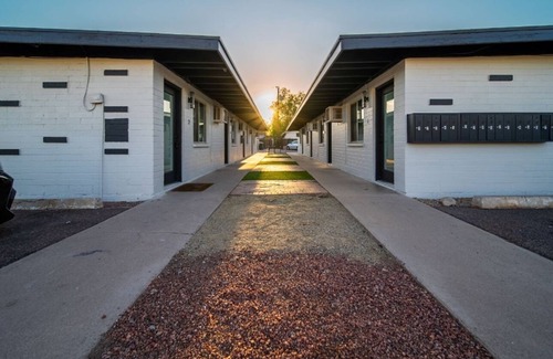 Riverside Apartment | Airport Studio near Mill Ave