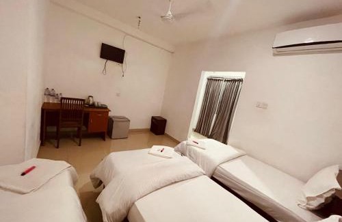 Seeduwa - Katunayake Hotel | Airport Transit KINGS HOTEL