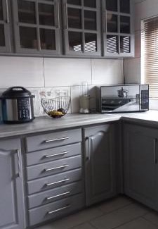 Greenfields House | Airport-way via Trent