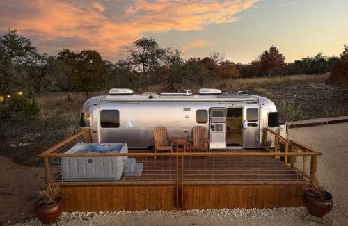 Fredericksburg Other | Airstream Getaway - Hot Tub & Fire Pit
