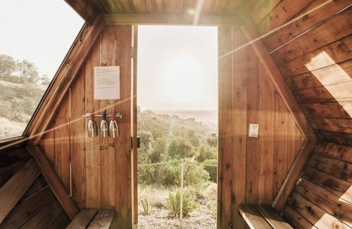 Spring Valley House | Airstream Retreat - Sauna + Hot Soaking Tub +Views