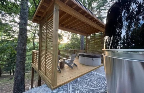 Eureka Springs Cabin | Airstream with Sunset Deck