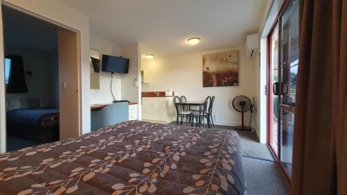 Russley Hotel | Airways Motel