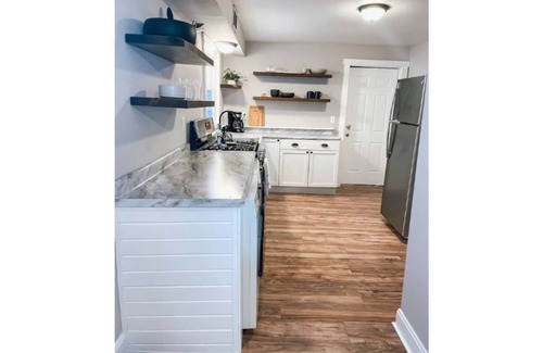 CUF Apartment | Airy Apartment in Clifton/OTR
