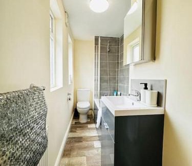 Bristol Old City Apartment | Airy central two-bed Suite