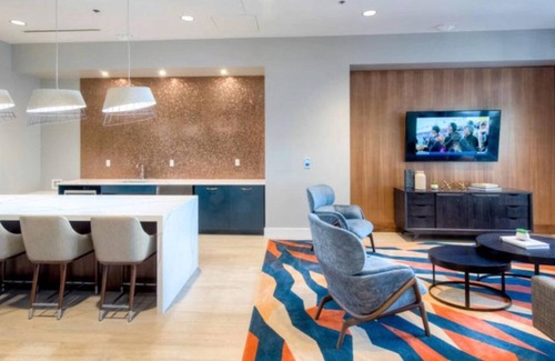 Clarendon Apartment | Airy Clarendon 1BR w/ Pool & Gym, steps to Metro & TJ, by Blueground