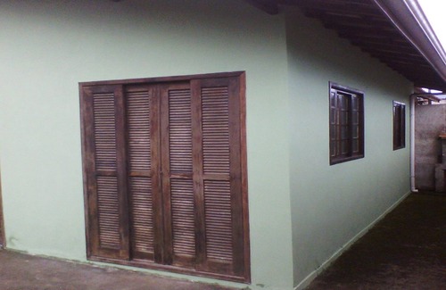 Estufa I House | Airy house with east wind near Ubatuba Aquarium