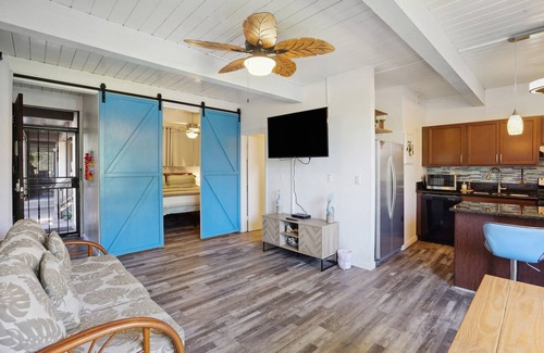 Historic Kailua Village Condo | Airy Kailua-Kona Condo < 1 Mi to Beach + Town