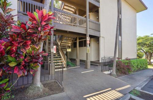 Historic Kailua Village Apartment | Airy Kailua-Kona Condo Less Than 1 Mi to Beach and Town