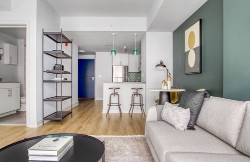 Mount Vernon Triangle Apartment | Airy Mount Vernon 1BR w/ Gym, Pool & W/D, near Metro, by Blueground