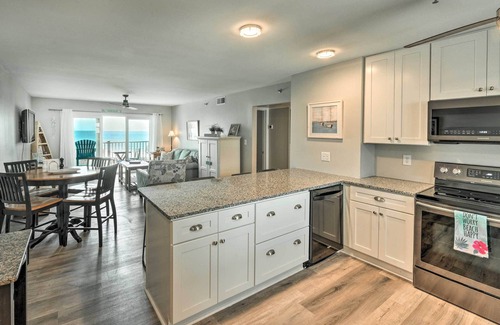 Sneads Ferry Condo | Airy Oceanfront Condo: Beach Views & Pool Access!