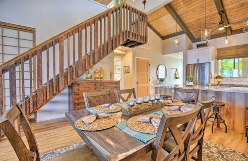 Kahaluu Bay Apartment | Airy Oceanfront Kailua-kona Gem w/Community Pool