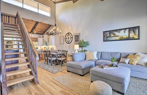 Kahaluu Bay Apartment | Airy Oceanfront Kailua-kona Gem w/Community Pool