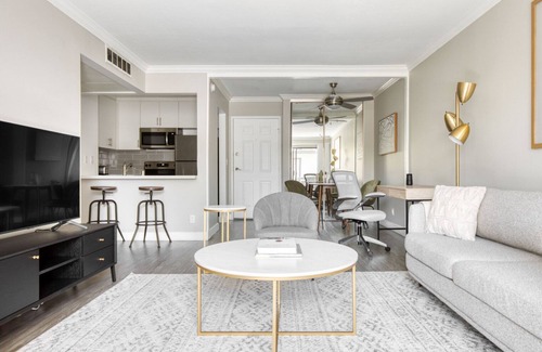 Warner Center Apartment | Airy Woodland Hills 1BR w/Pool & Gym, near Warner Center, by Blueground