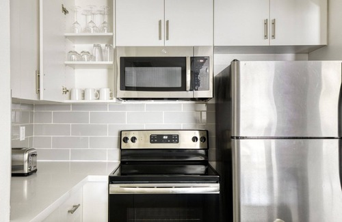 Warner Center Apartment | Airy Woodland Hills 1BR w/Pool & Gym, near Warner Center, by Blueground