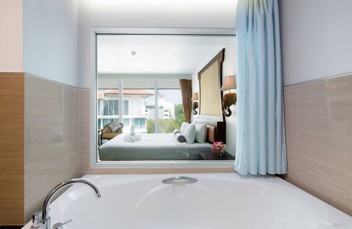 Pratumnak Hill Hotel | Aiyara Grand Hotel