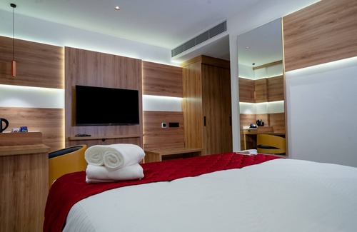Alappuzha Hotel | AJ Palace