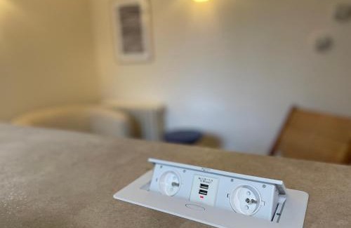 Verte Vallee Apartment | Ajania, Appt avec parking et petit jardin privé