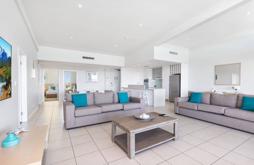Urangan Hotel | Akama Resort