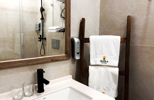 Bishkek Hotel | Akjola Hotel (Акжола отель)