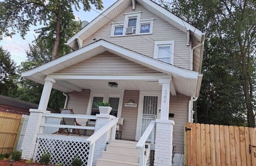 Akron House | Akron Budget Friendly 4 Bedroom